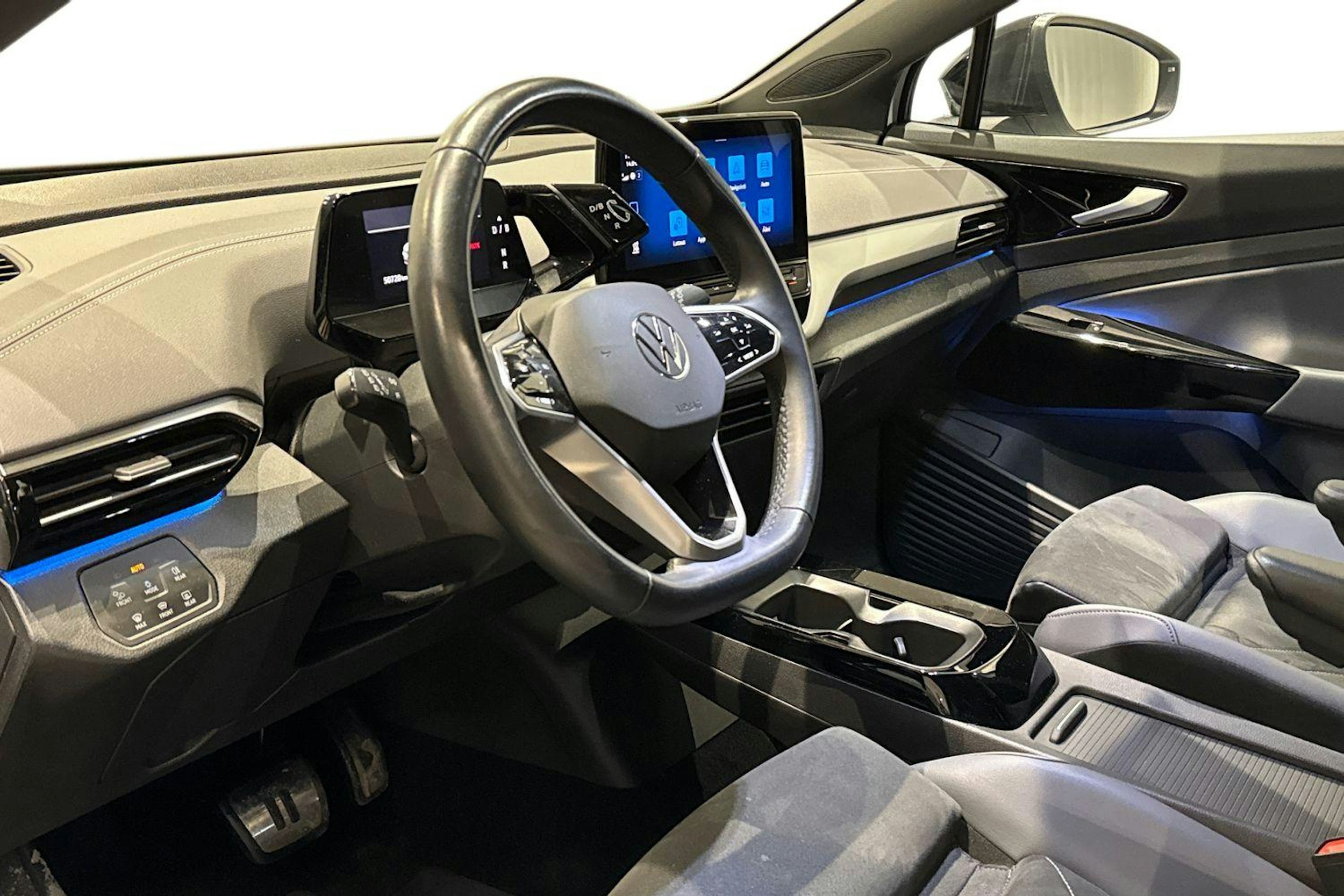 valkoinen Volkswagen ID.4 2023 kuva 7.