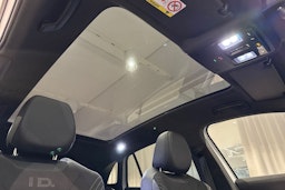 valkoinen Volkswagen ID.4 2023 kuva 20.