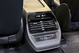 valkoinen Volkswagen ID.4 2023 kuva 21.