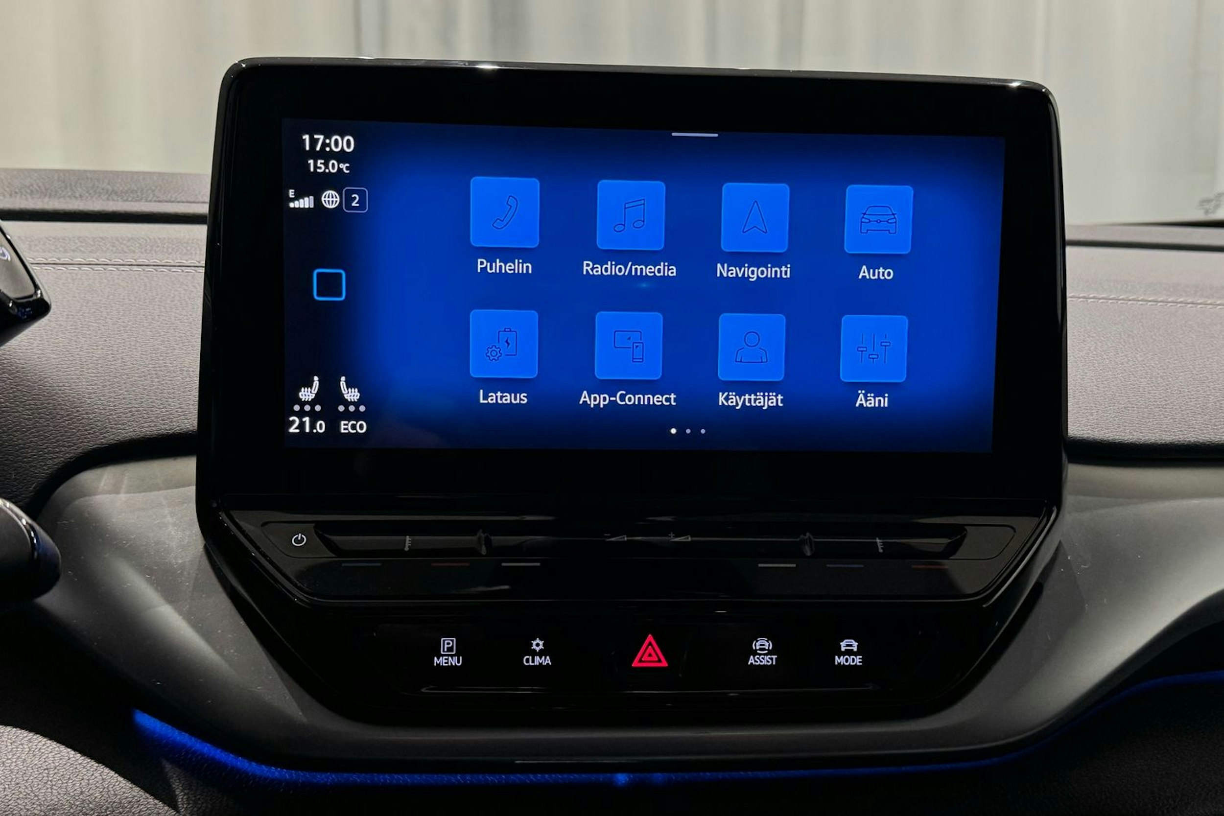 valkoinen Volkswagen ID.4 2023 kuva 24.