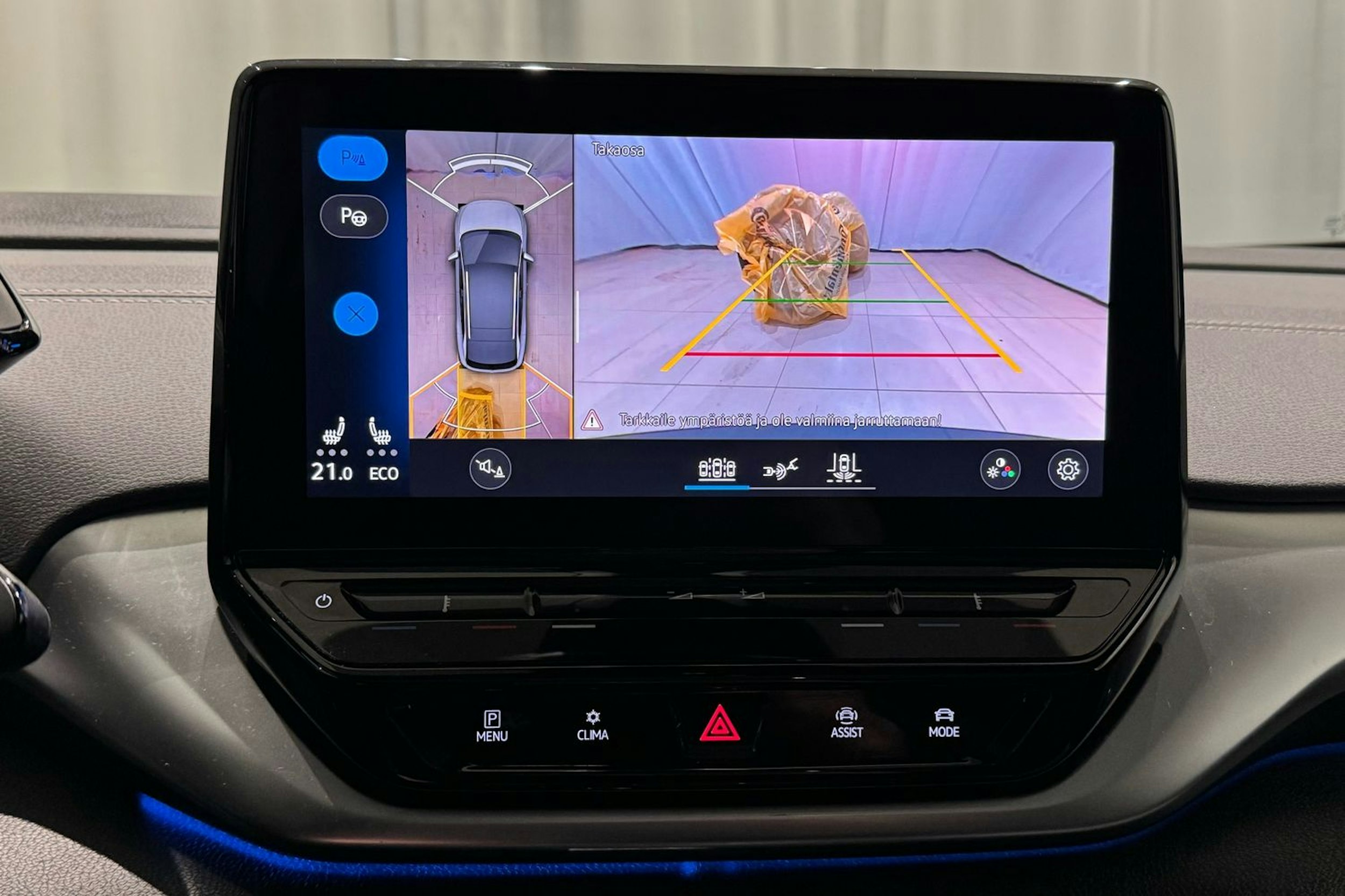 valkoinen Volkswagen ID.4 2023 kuva 26.