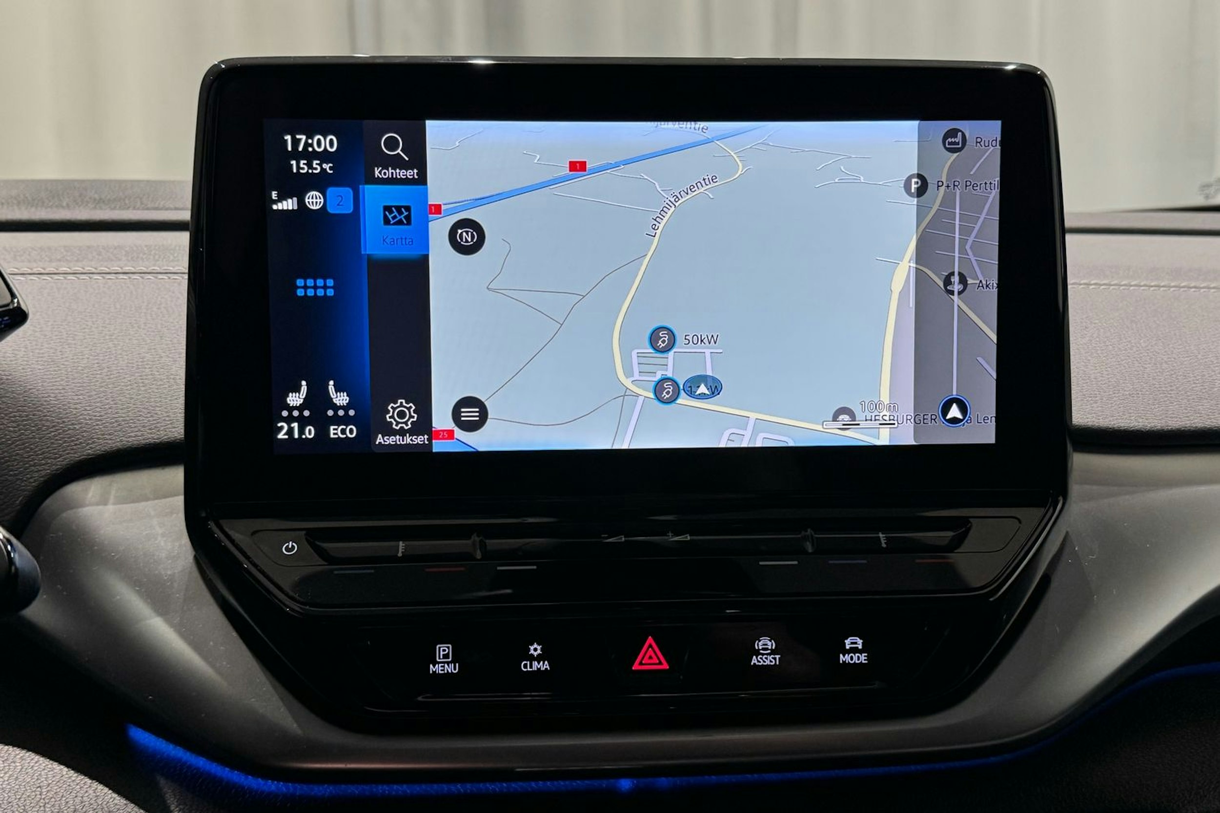 valkoinen Volkswagen ID.4 2023 kuva 27.