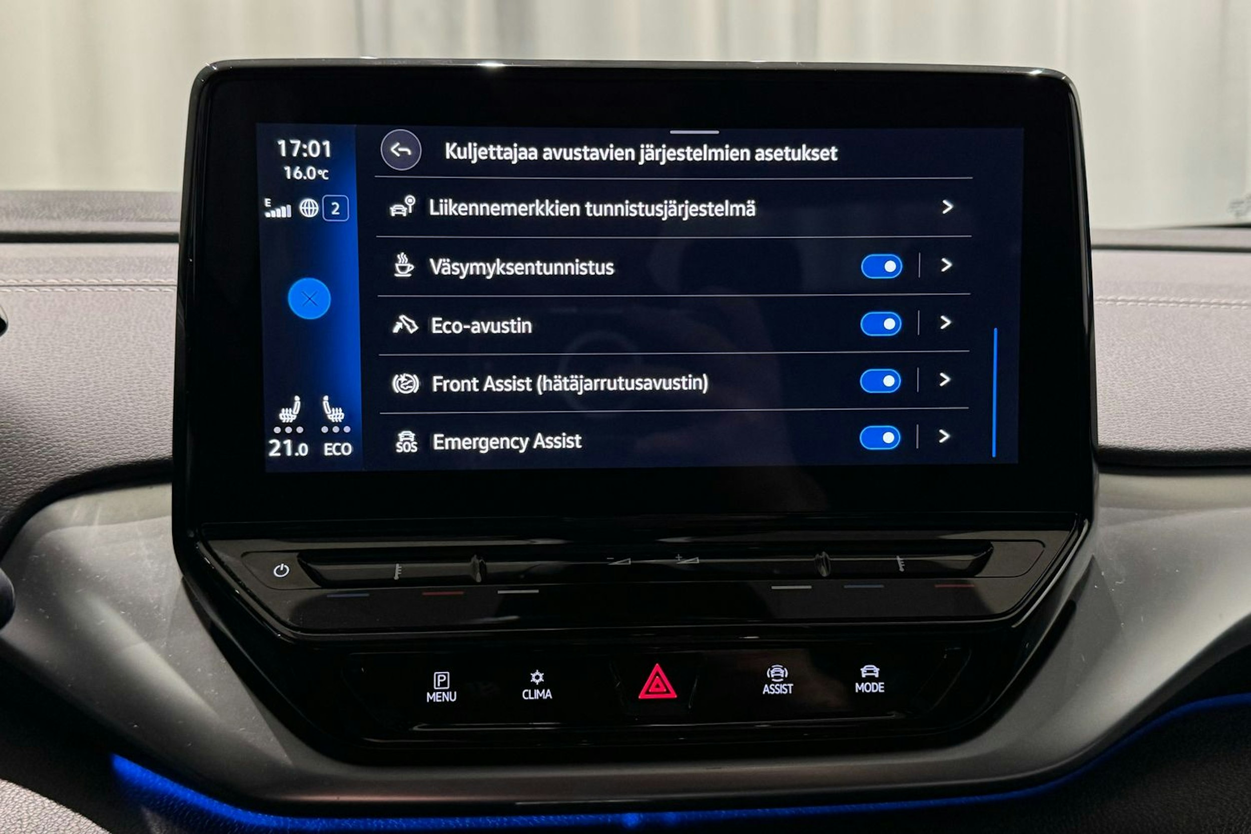 valkoinen Volkswagen ID.4 2023 kuva 31.