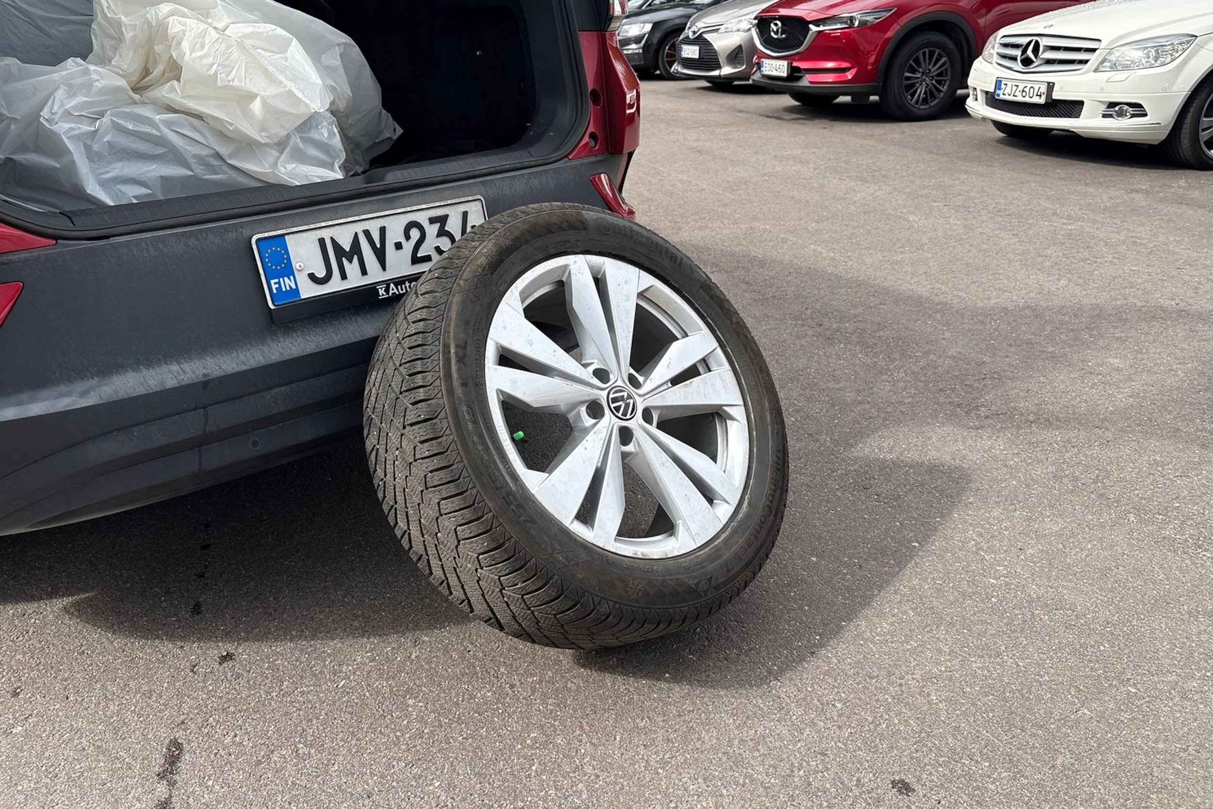Punainen Volkswagen ID.4 2023 kuva 4.