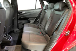 punainen Volkswagen ID.4 2023 kuva 8.