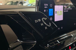 punainen Volkswagen ID.4 2023 kuva 14.