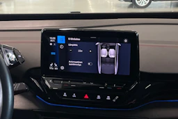 punainen Volkswagen ID.4 2023 kuva 22.