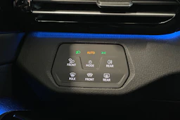 punainen Volkswagen ID.4 2023 kuva 29.