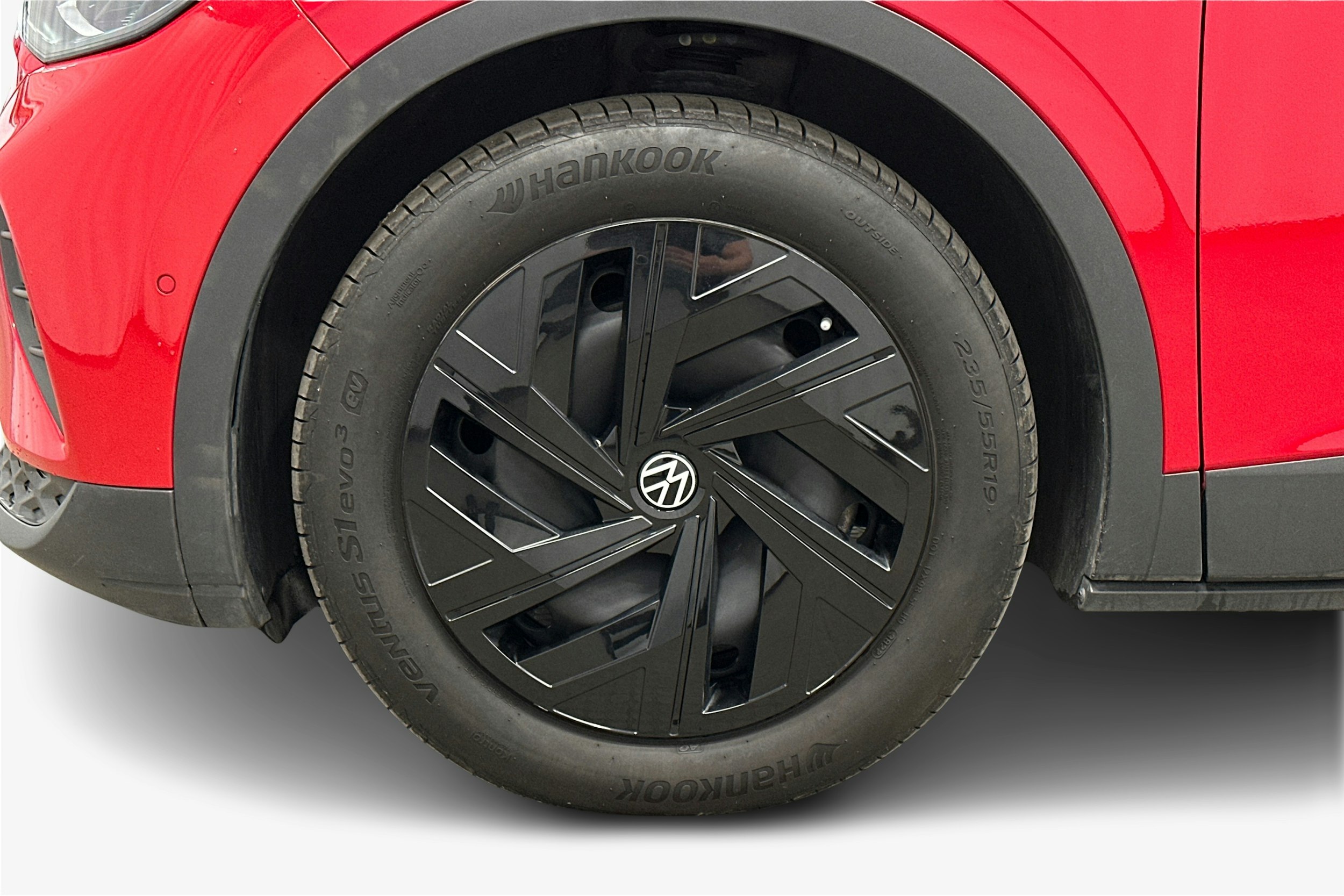 punainen Volkswagen ID.4 2023 kuva 11.