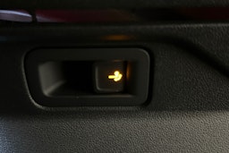 punainen Volkswagen ID.4 2023 kuva 16.
