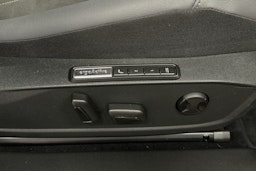 punainen Volkswagen ID.4 2023 kuva 19.