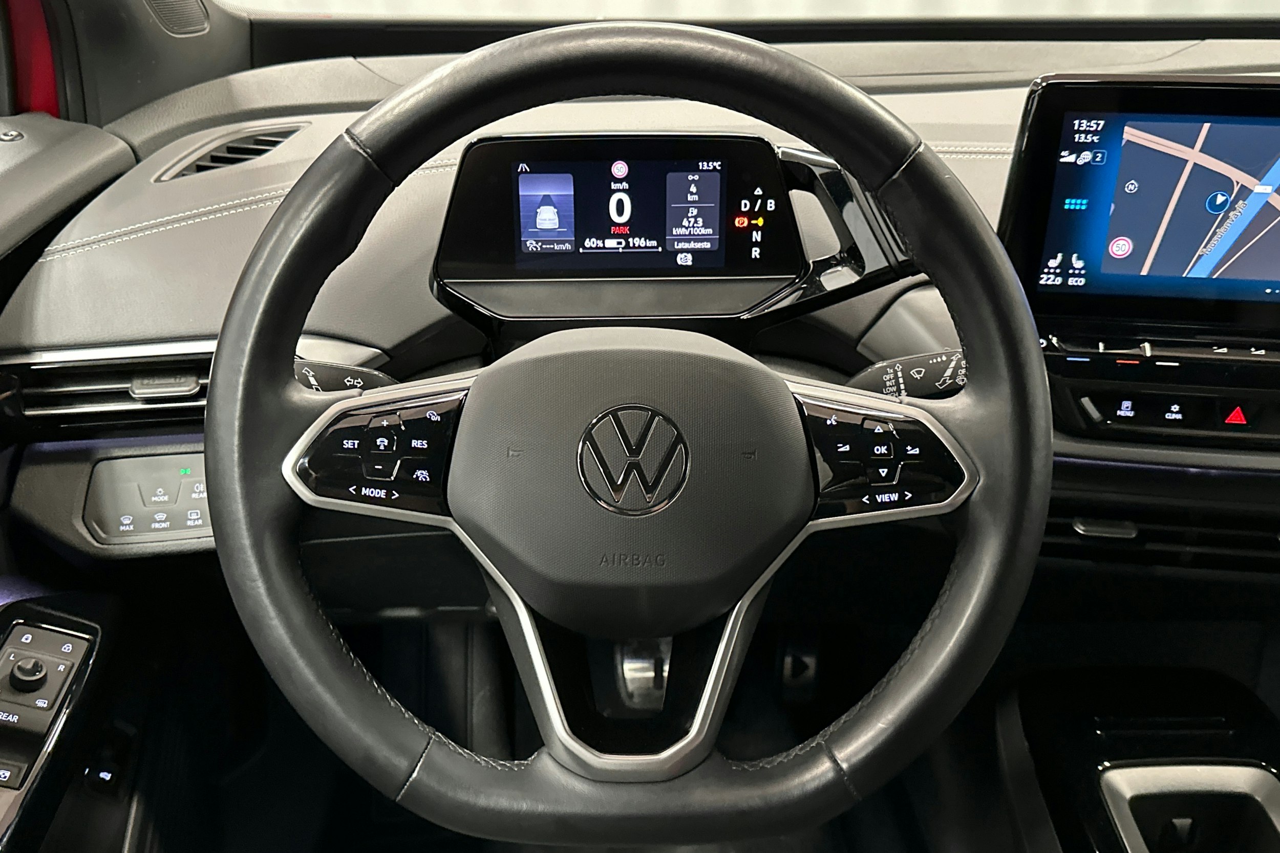 punainen Volkswagen ID.4 2023 kuva 20.