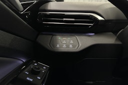 punainen Volkswagen ID.4 2023 kuva 26.