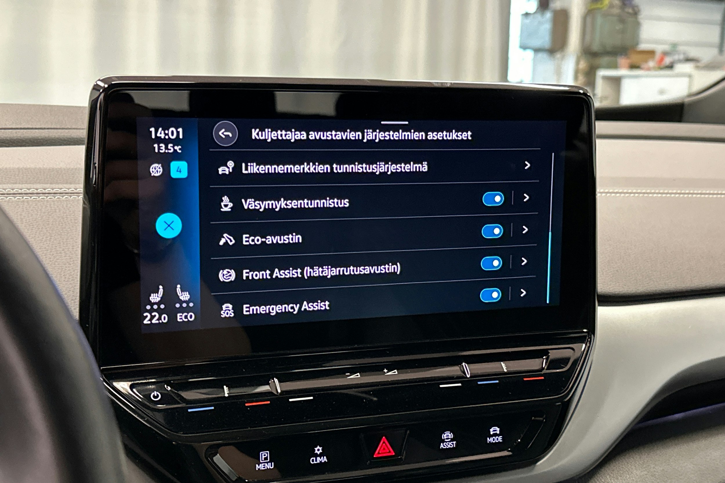 punainen Volkswagen ID.4 2023 kuva 30.