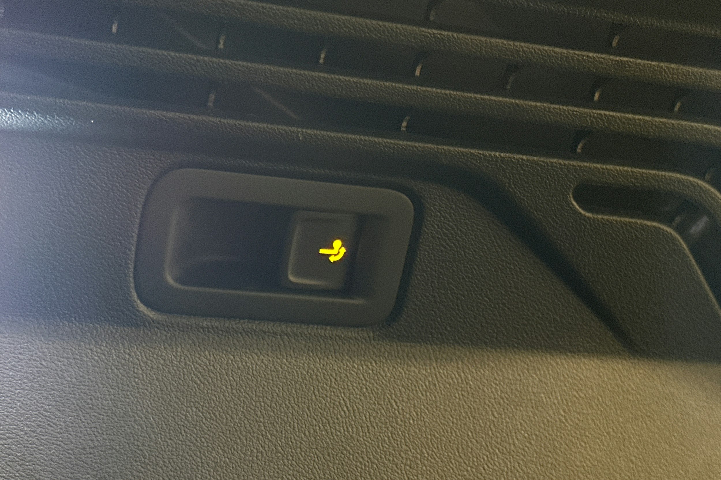 musta Volkswagen ID.4 2023 kuva 15.