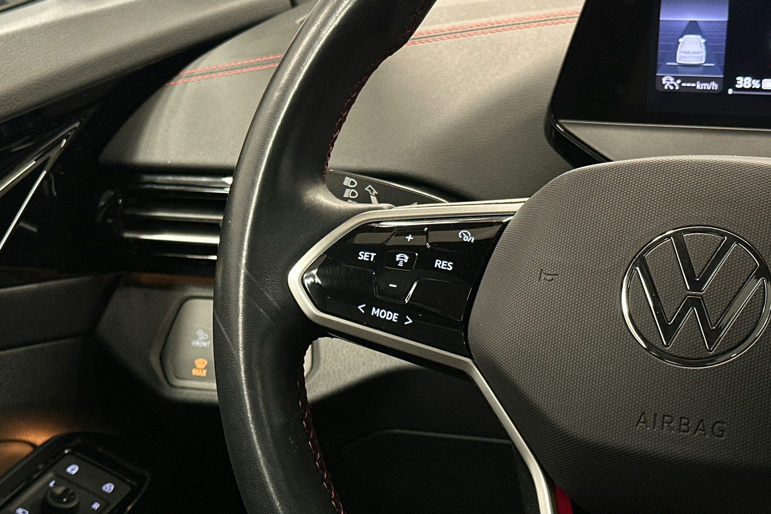 musta Volkswagen ID.4 2023 kuva 18.