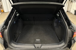 musta Volkswagen ID.4 2023 kuva 14.