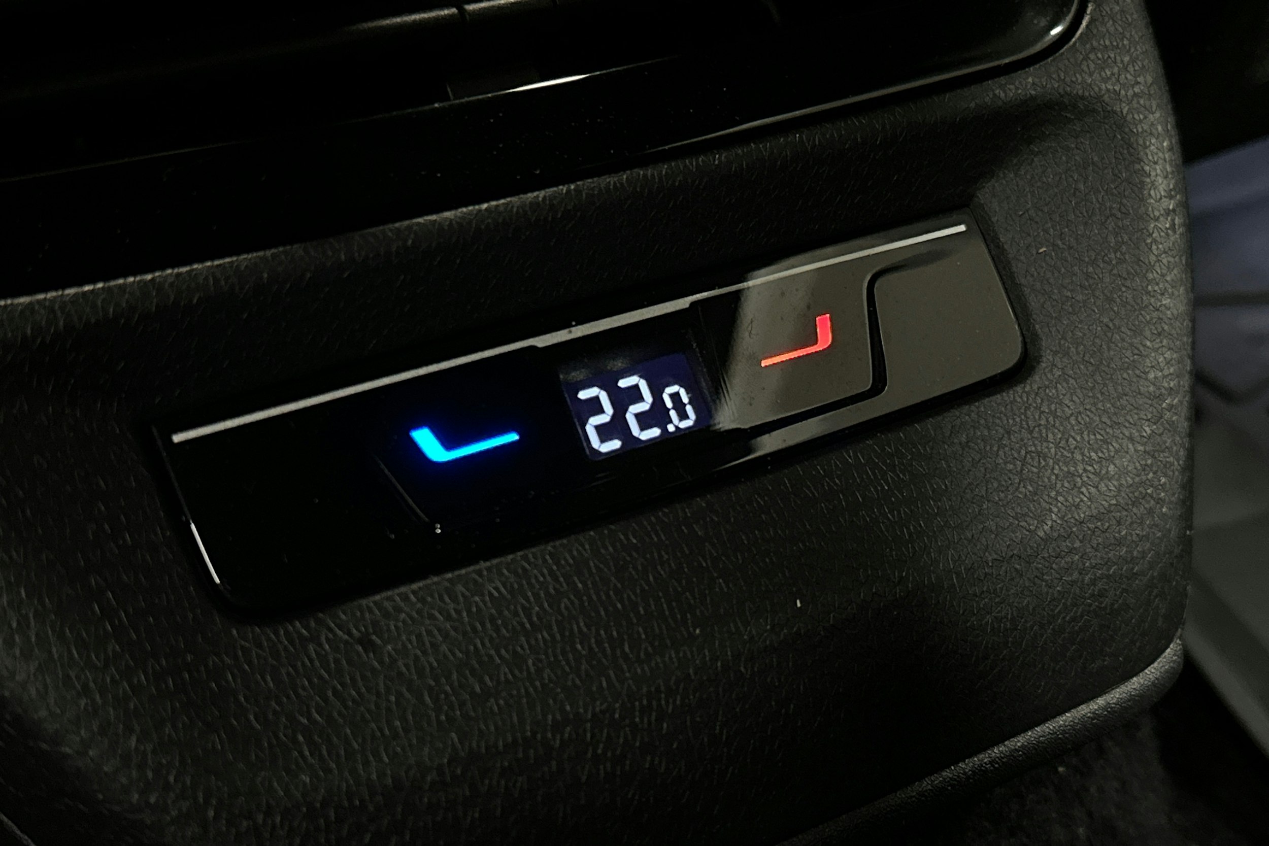 musta Volkswagen ID.4 2023 kuva 16.