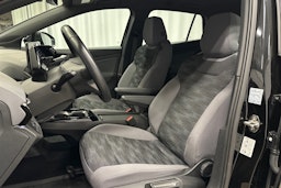 musta Volkswagen ID.4 2023 kuva 17.