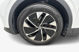 valkoinen Volkswagen ID.4 2023 kuva 12.