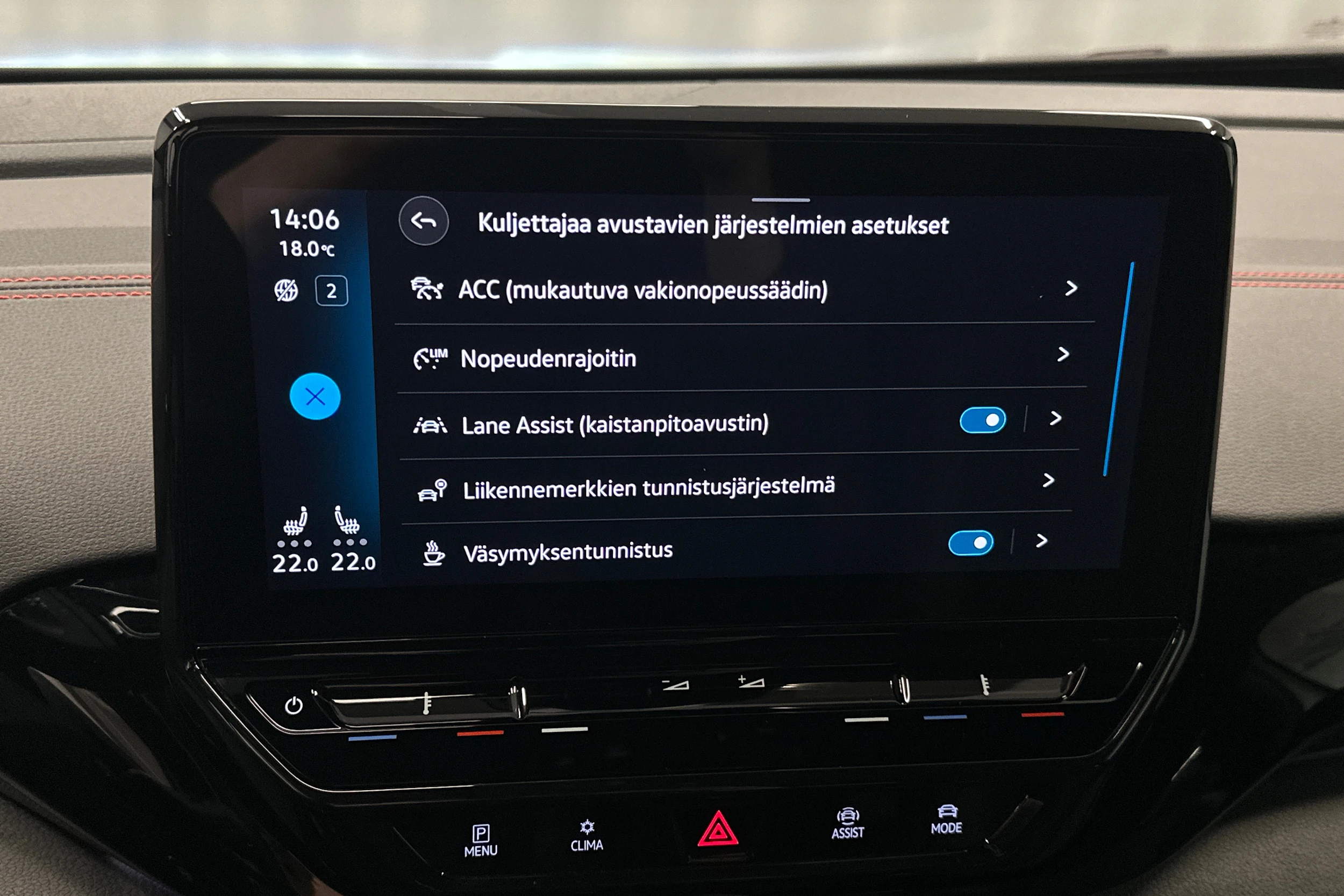valkoinen Volkswagen ID.4 2023 kuva 32.