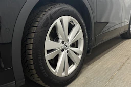 musta Volkswagen ID.4 2023 kuva 13.