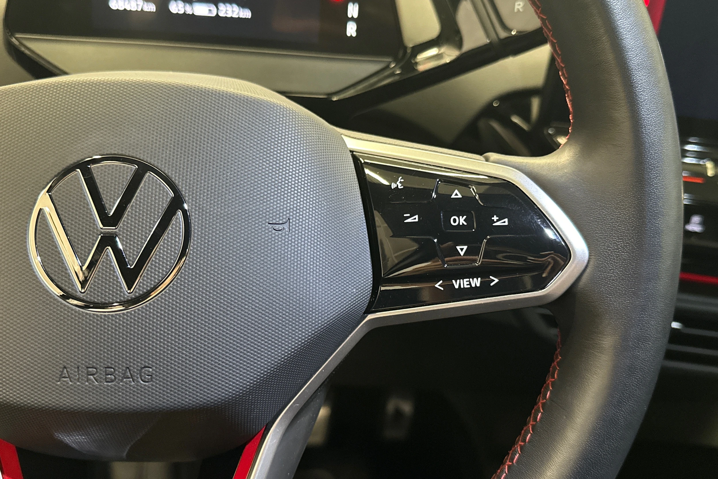 musta Volkswagen ID.4 2023 kuva 16.
