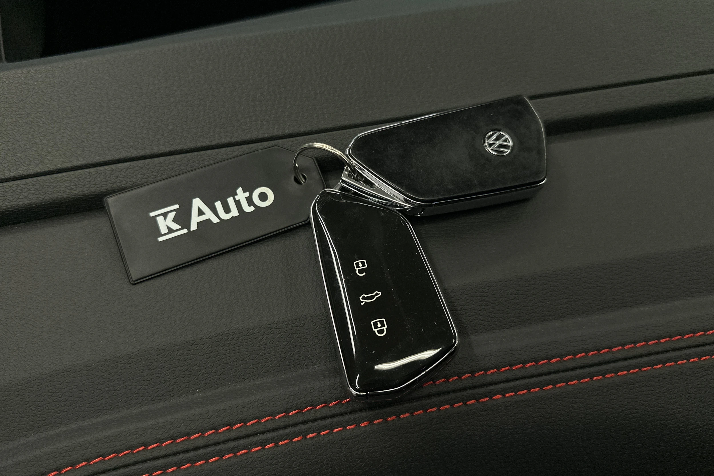 musta Volkswagen ID.4 2023 kuva 44.