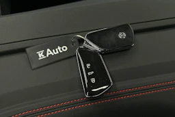 musta Volkswagen ID.4 2023 kuva 44.