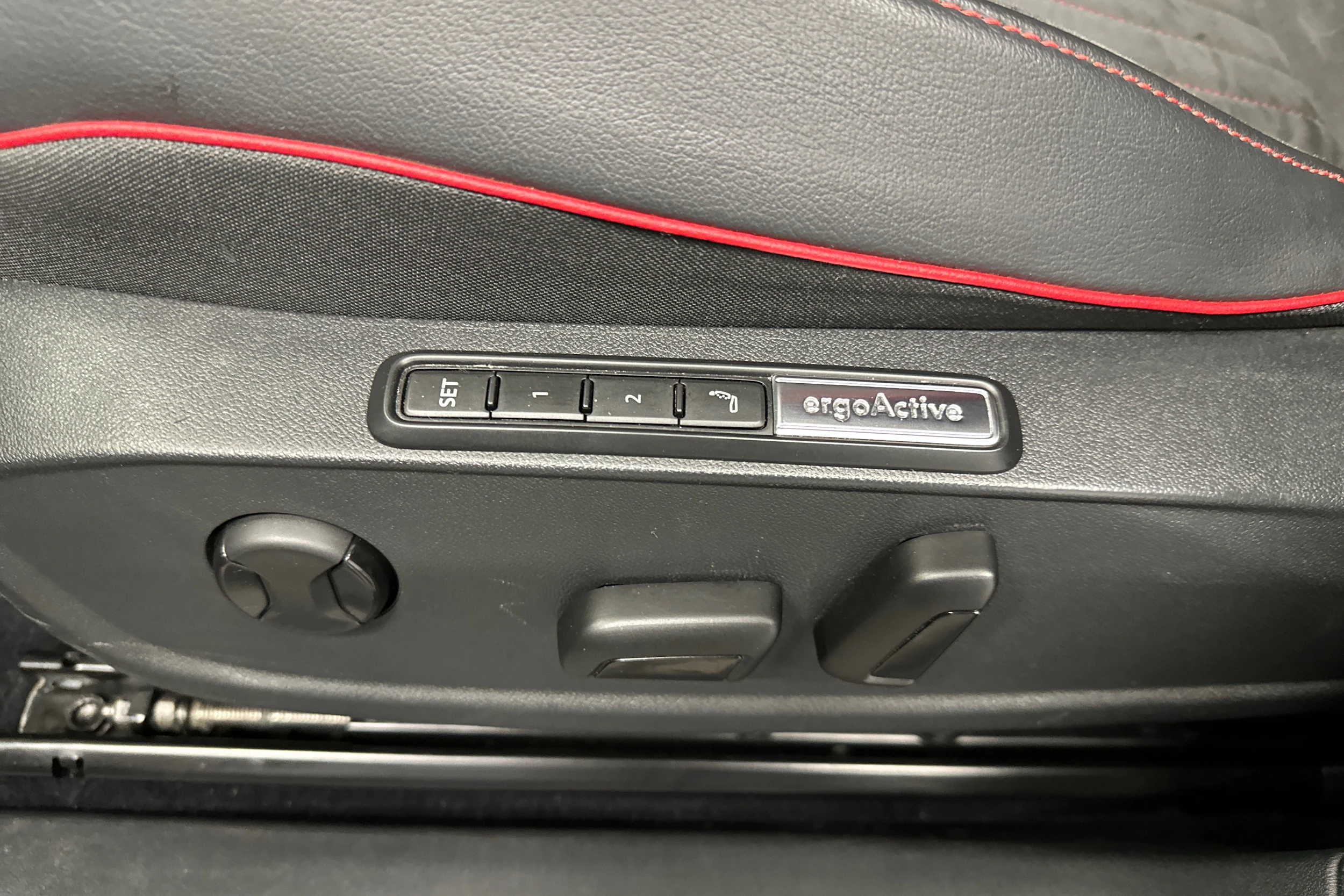 harmaa Volkswagen ID.4 2023 kuva 24.