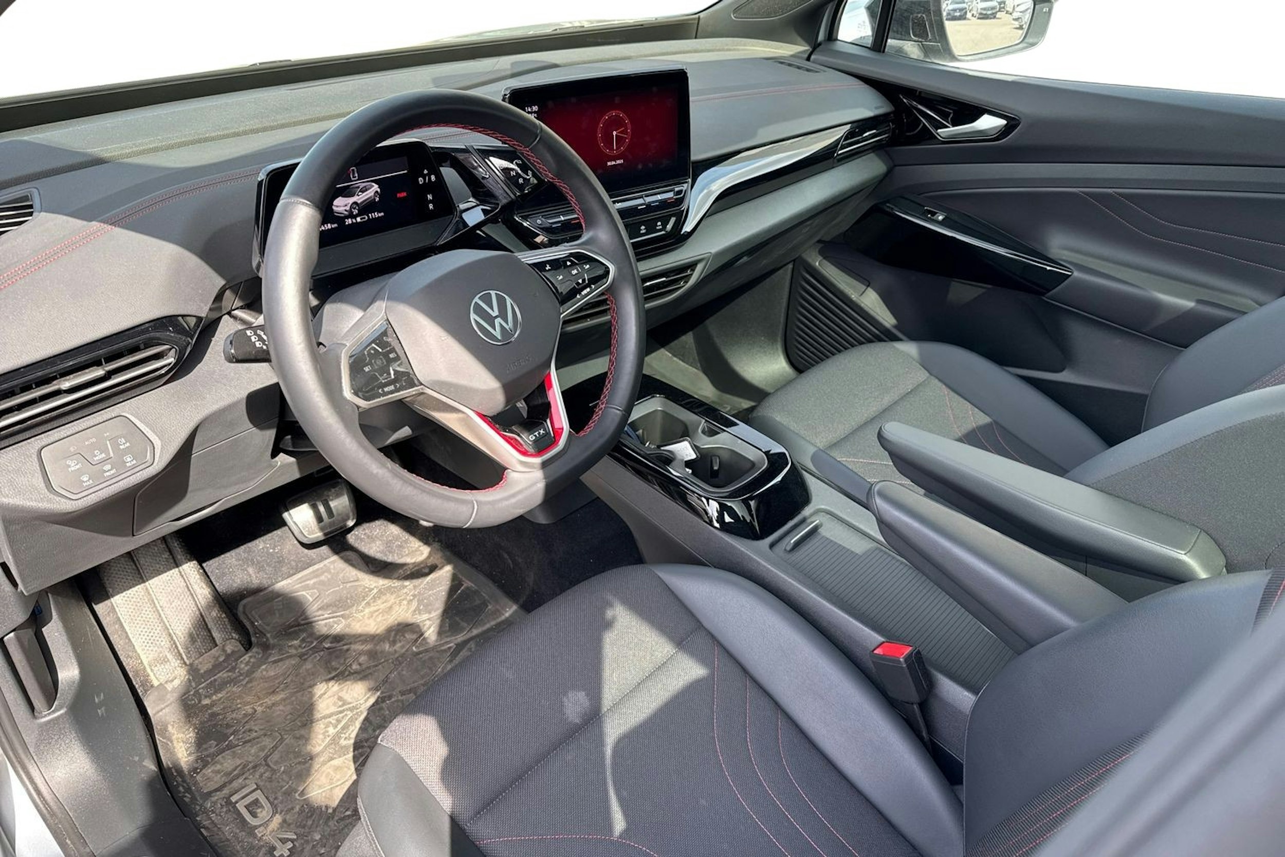 harmaa Volkswagen ID.4 2023 kuva 3.