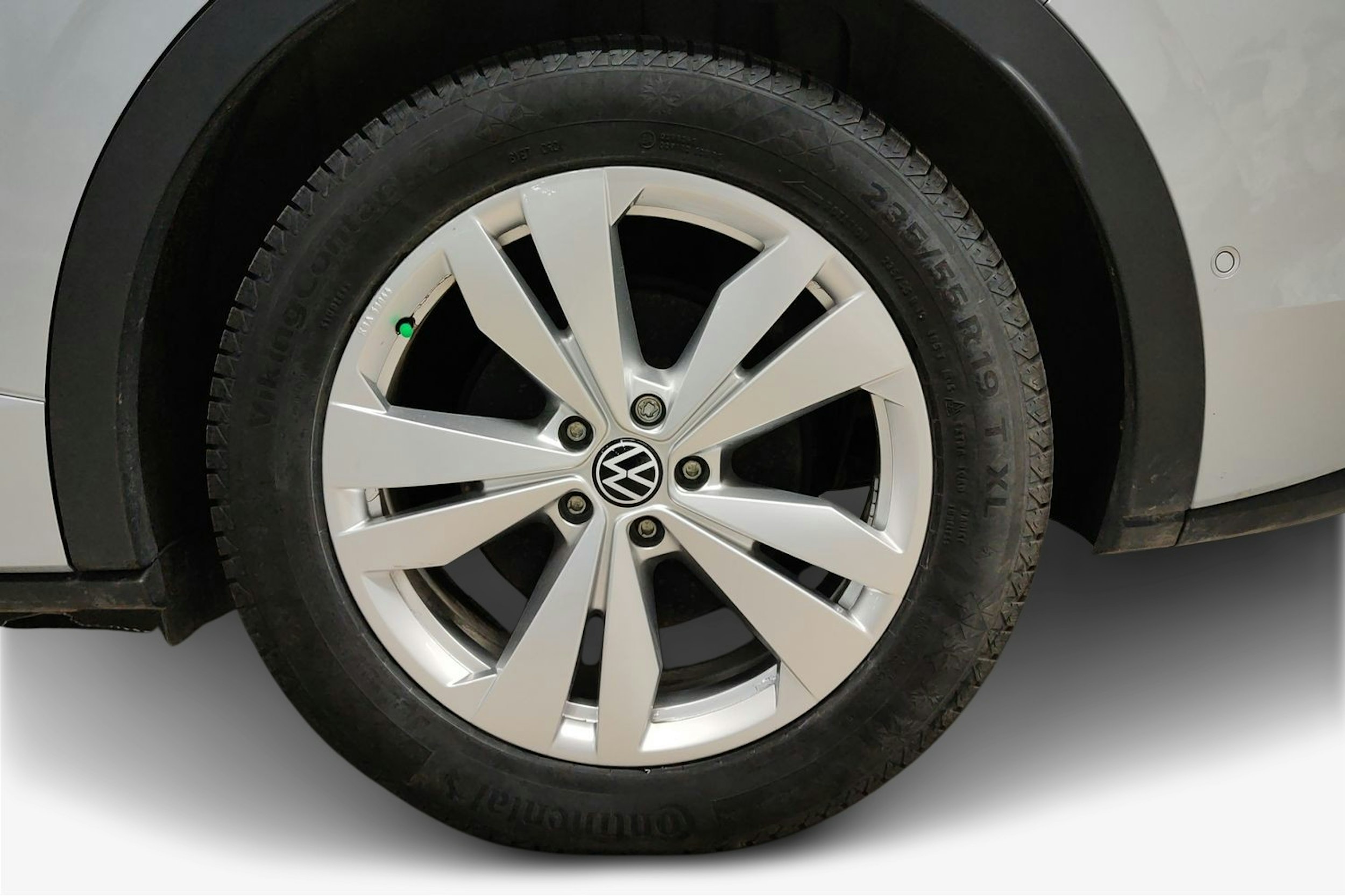 harmaa Volkswagen ID.4 2023 kuva 11.