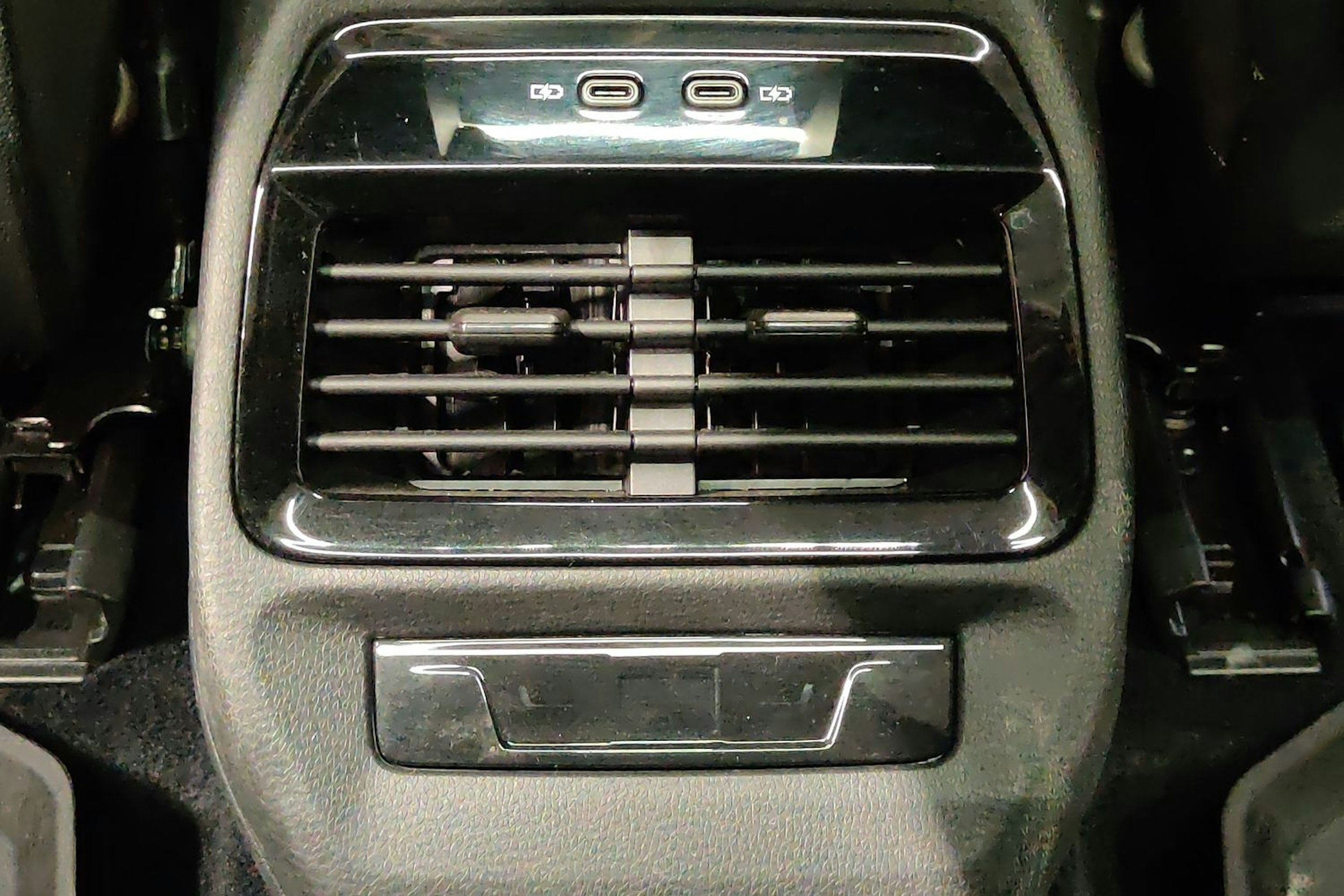harmaa Volkswagen ID.4 2023 kuva 24.