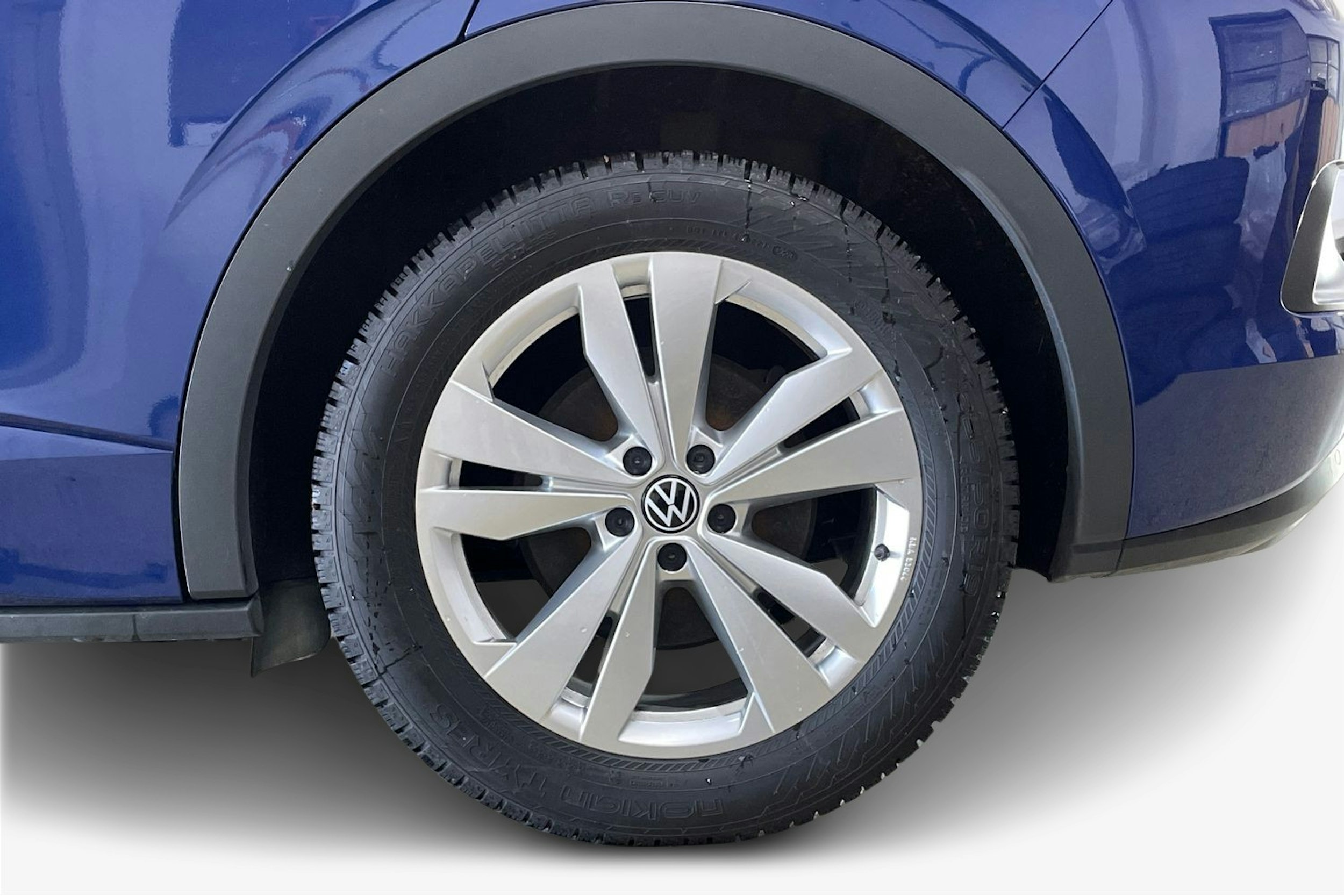 Sininen Volkswagen ID.4 2024 kuva 11.