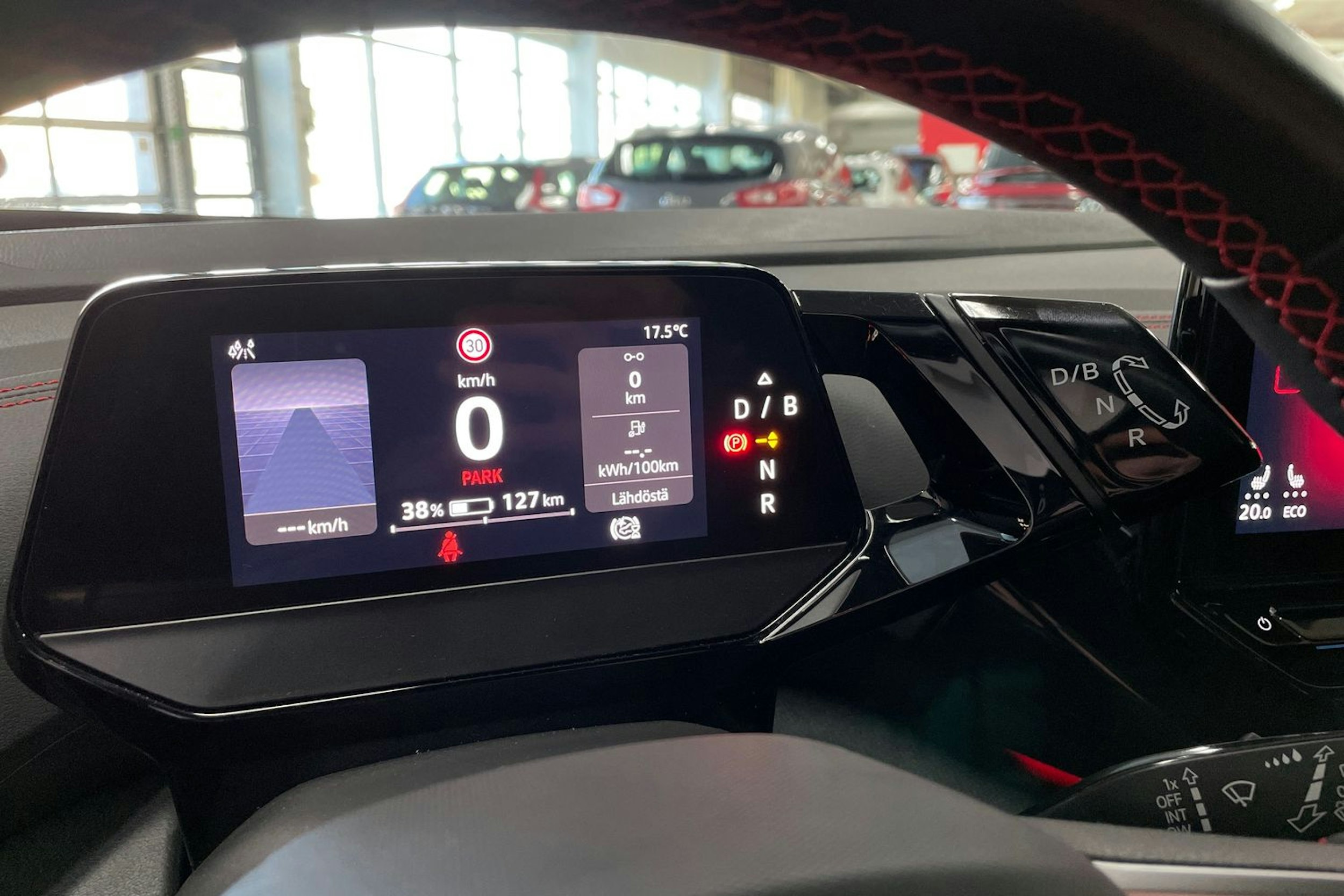 Sininen Volkswagen ID.4 2024 kuva 18.