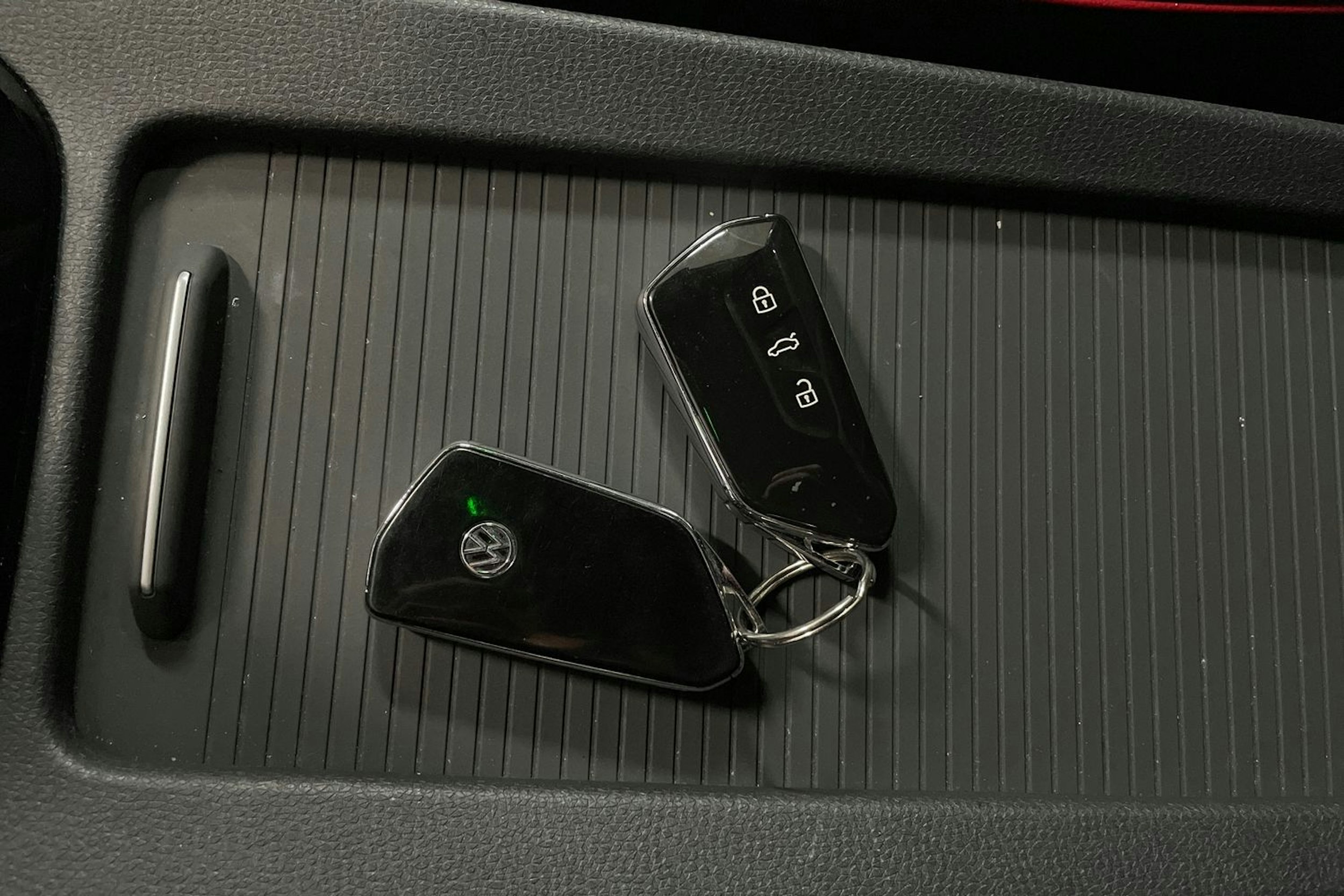 Sininen Volkswagen ID.4 2024 kuva 36.