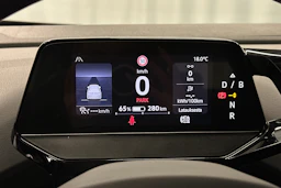 valkoinen Volkswagen ID.4 2023 kuva 13.