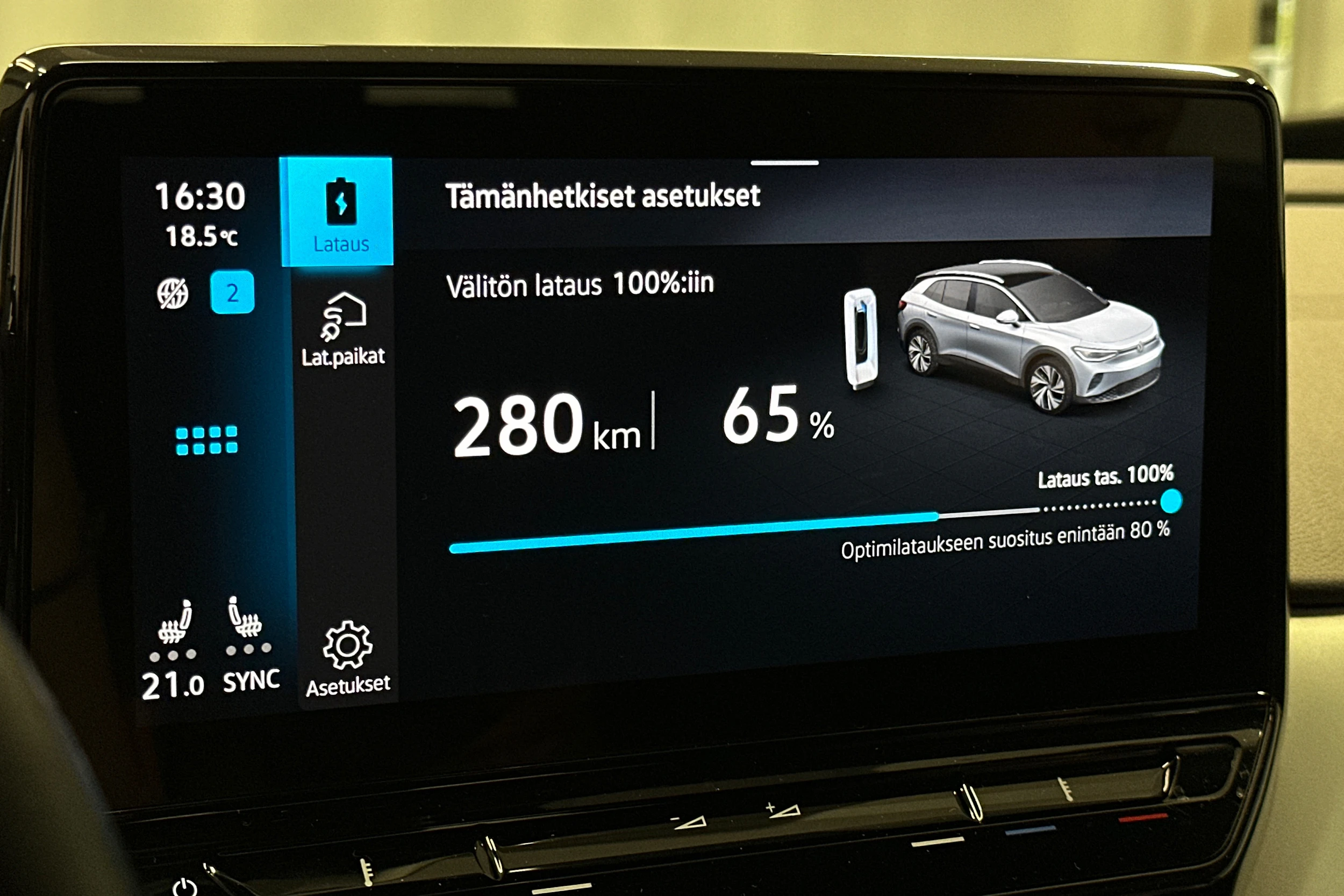 valkoinen Volkswagen ID.4 2023 kuva 24.