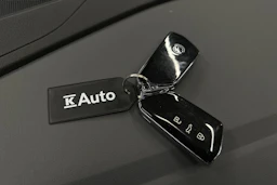 harmaa Volkswagen ID.4 2023 kuva 39.
