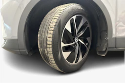 harmaa Volkswagen ID.4 2023 kuva 12.