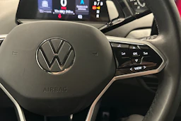 harmaa Volkswagen ID.4 2023 kuva 16.