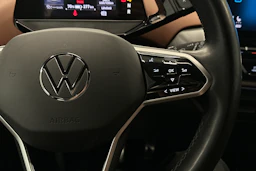 harmaa Volkswagen ID.4 2023 kuva 12.