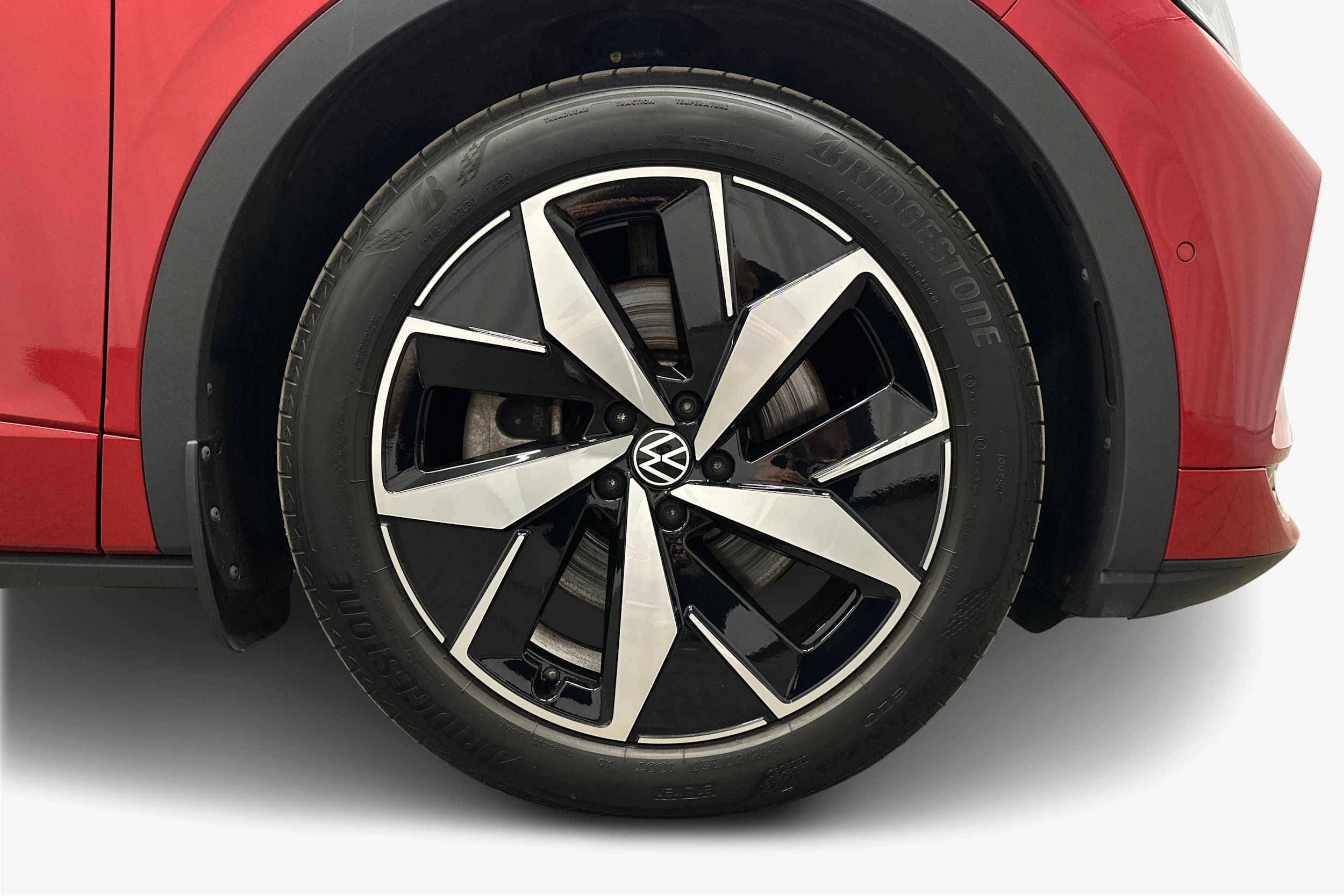 punainen Volkswagen ID.4 2023 kuva 9.