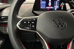 punainen Volkswagen ID.4 2023 kuva 11.