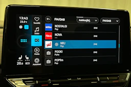 punainen Volkswagen ID.4 2023 kuva 21.
