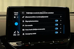 punainen Volkswagen ID.4 2023 kuva 30.