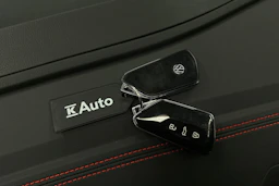 punainen Volkswagen ID.4 2023 kuva 41.