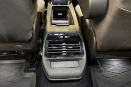 harmaa Volkswagen ID.4 2023 kuva 16.