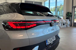 harmaa Volkswagen ID.4 2023 kuva 4.