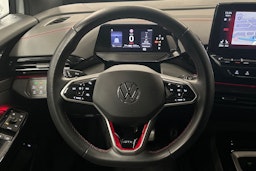 valkoinen Volkswagen ID.4 2023 kuva 14.